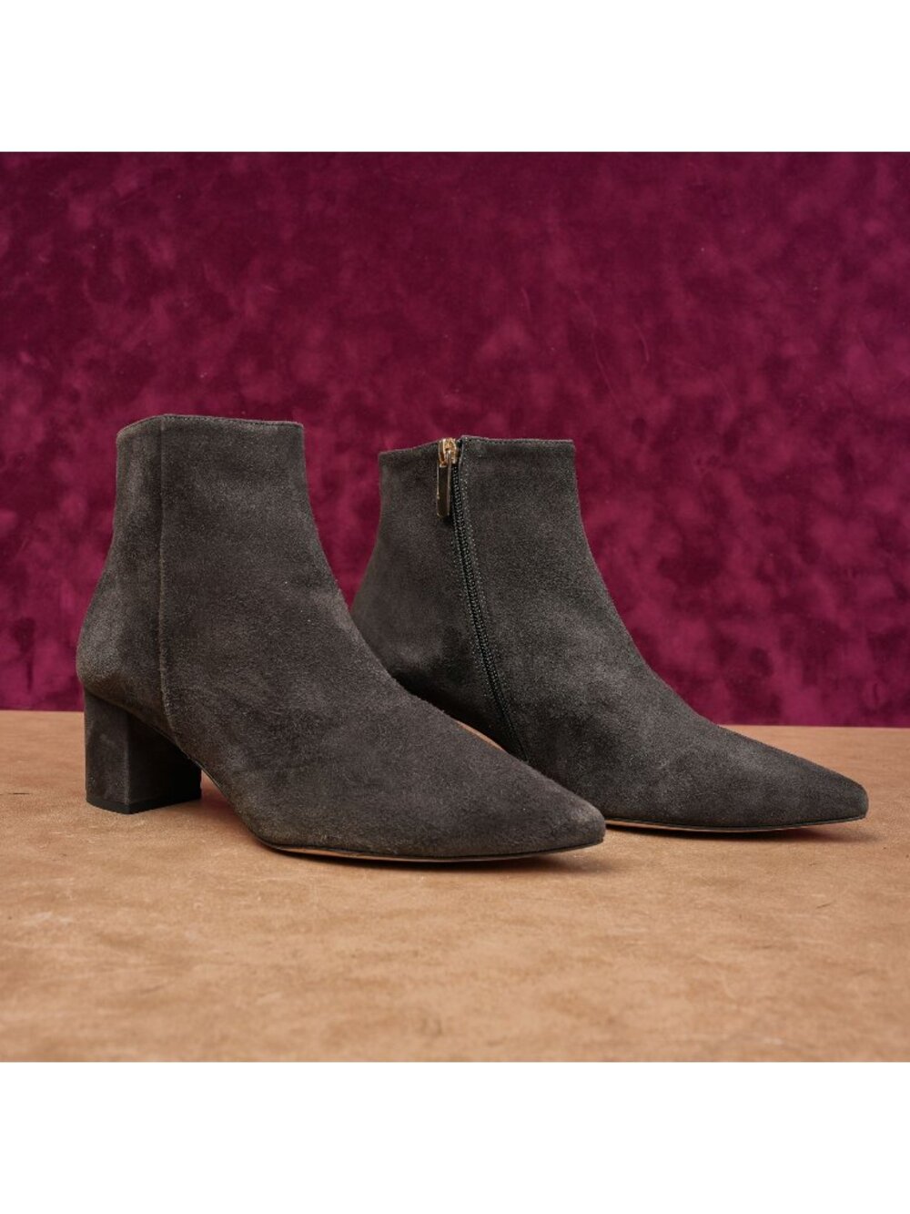 L'Agence Women Jeannie Pointed Toe Distressed Grey Suede boots sz 9.5US EUR 40